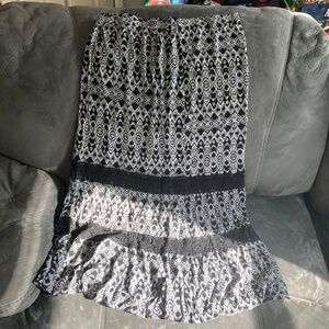 Maxi Skirt with lace details